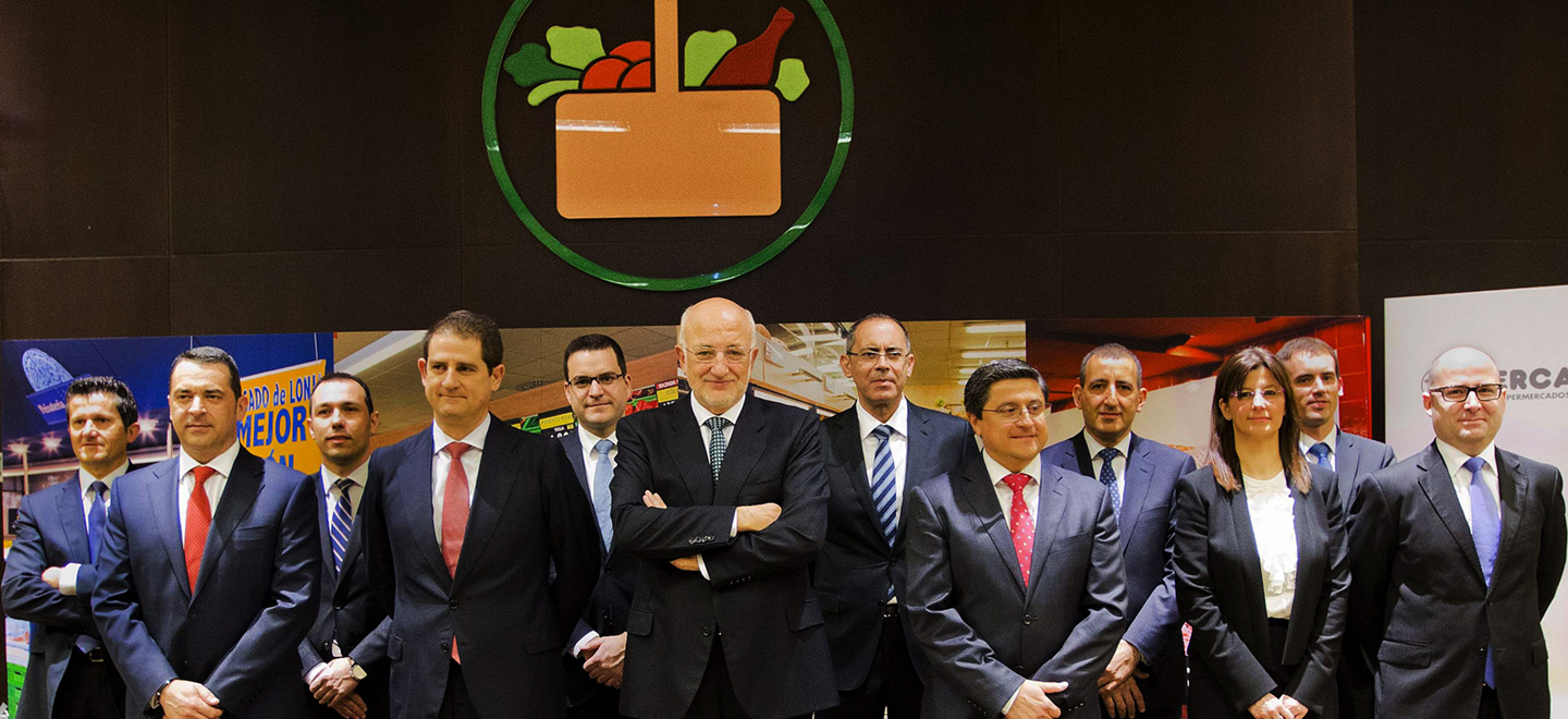 Juan Roig y los Miembros del Comité de Dirección de Mercadona durante la presentación de resultados de Mercadona 2013.